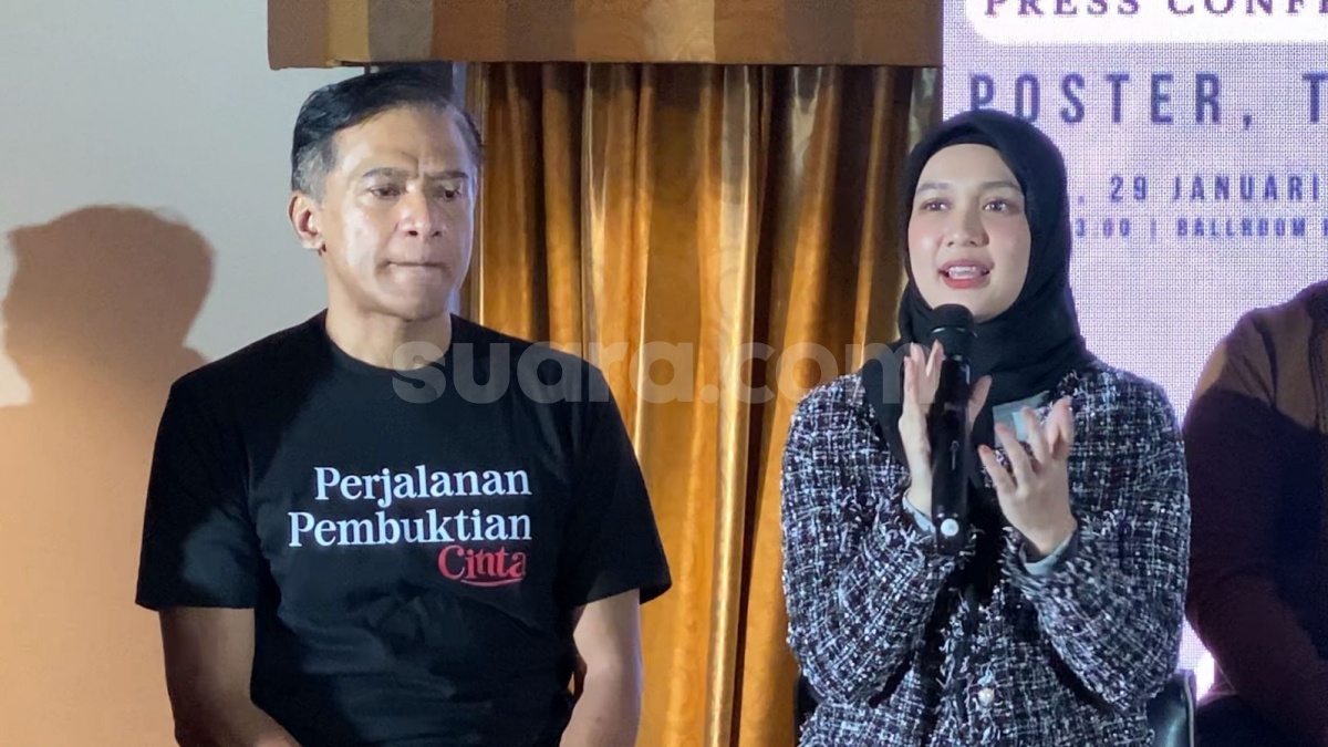 Pakai Hijab Saat Promosi Film Baru, Dea Annisa Sudah Hijrah?