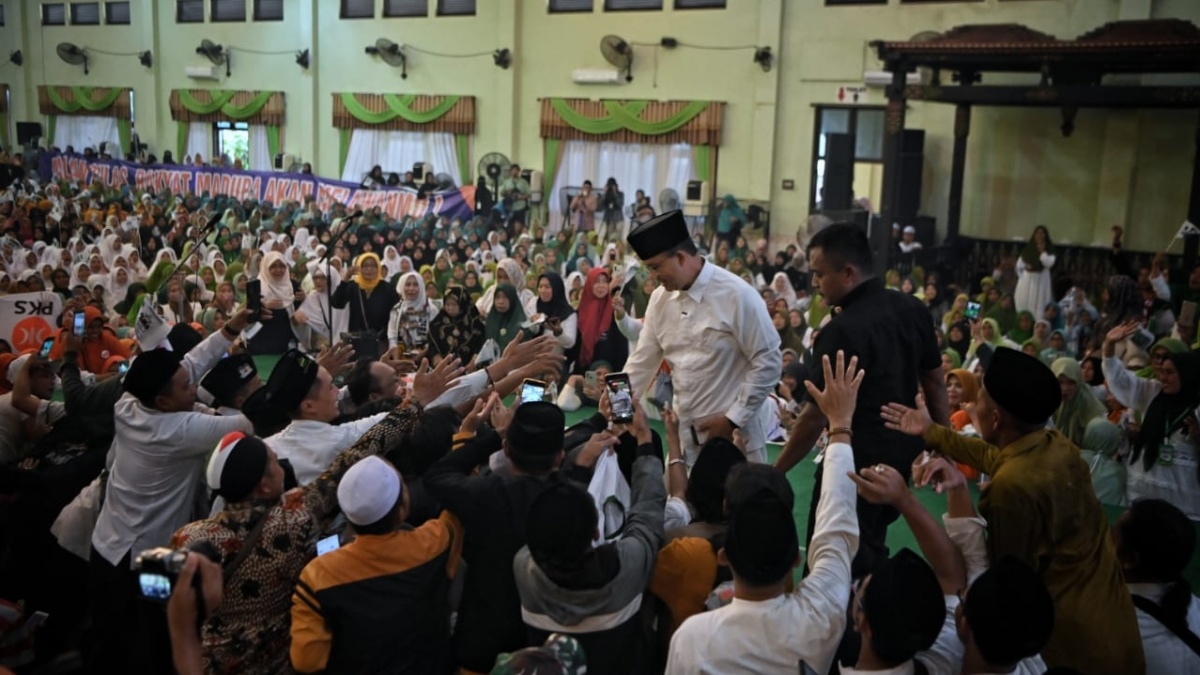 Spanduk Karung Beras Bertulisan Merah untuk AMIN Bermunculan, Sederhana tapi Bermakna