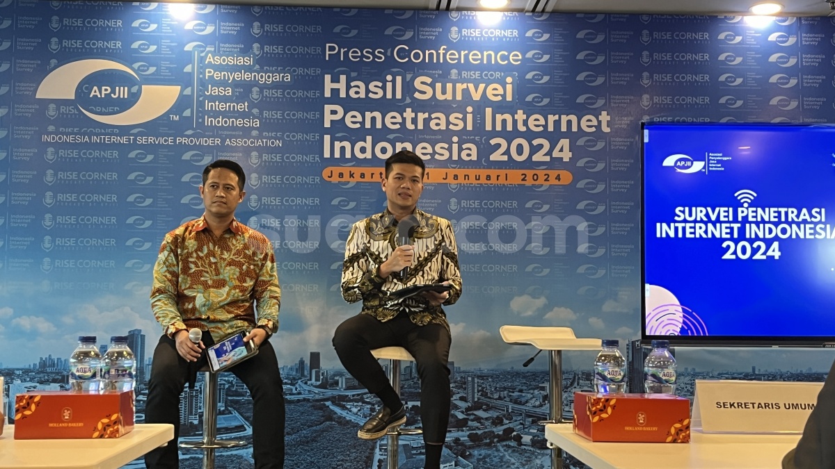 Riset APJII: Jumlah Pengguna Internet di Indonesia Capai 221 Juta Orang di 2024