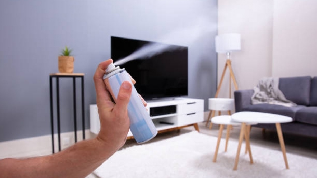 Benarkah Pengharum Ruangan Semprot dan Kamar Lembap Sebabkan Pneumonia?