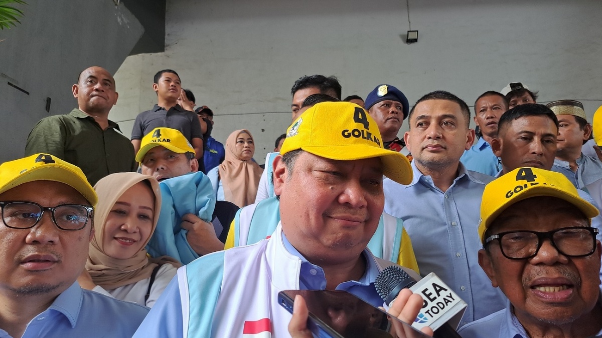 Kata Airlangga Hartarto Soal Kader Membelot Dukung AMIN: Itu Cuma Dikarungi Baju Golkar