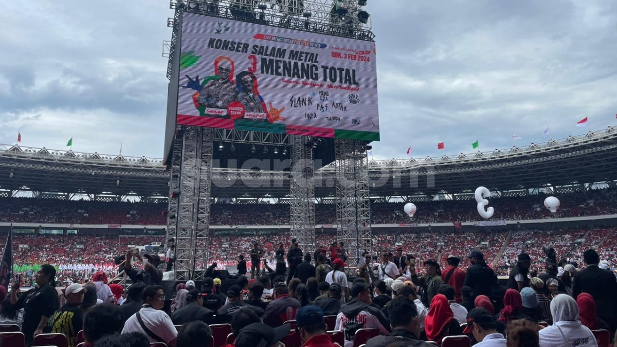 Ganjar-Mahfud Kampanye Akbar 'Salam Metal' di GBK, Ribuan Massa Menyemut, Lalu Lintas Macet