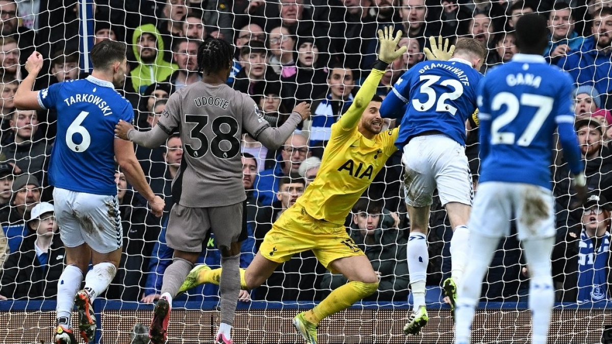 Hasil Liga Inggris: Imbangi Tottenham 2-2, Everton Keluar dari Zona Merah