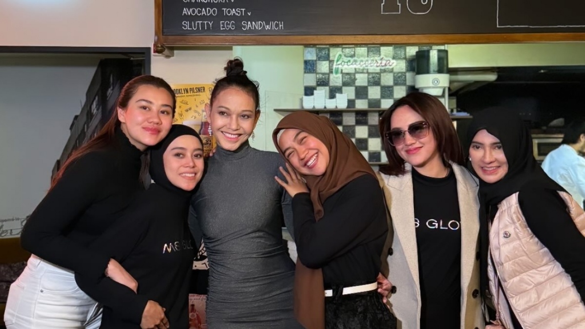 Liburan Bareng Lesti Kejora CS, Gelagat Ria Ricis Curi Perhatian Publik