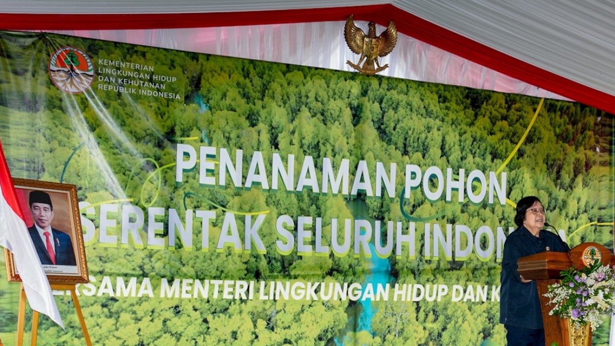 Menteri LHK Libatkan Ratusan Masyarakat di Cianjur Tanam 1.000 Pohon