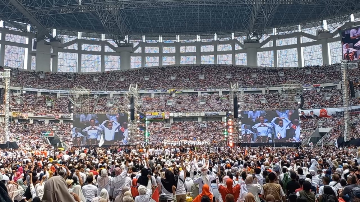 Kampanye Akbar Terakhir, Anies dan Cak Imin Sapa Puluhan Ribu Pendukung di JIS dengan Cinta