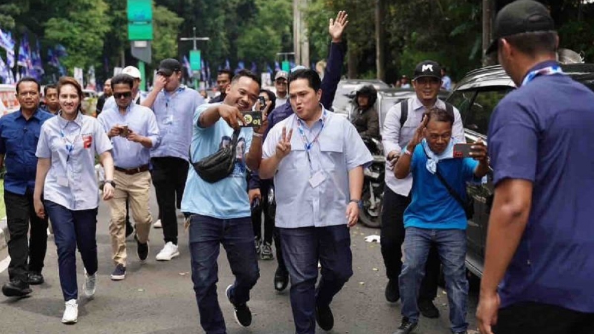 Massa Kampanye Prabowo-Gibran Membludak, Erick Thohir Terpaksa Jalan Kaki Ke GBK