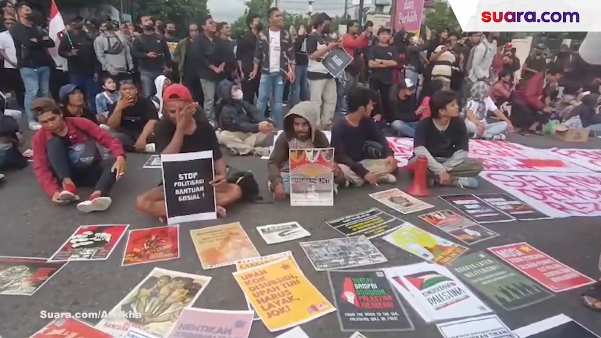 'Negara Bukan Punya Bapak Kau!' Poster Sindiran di Aksi Gejayan Memanggil