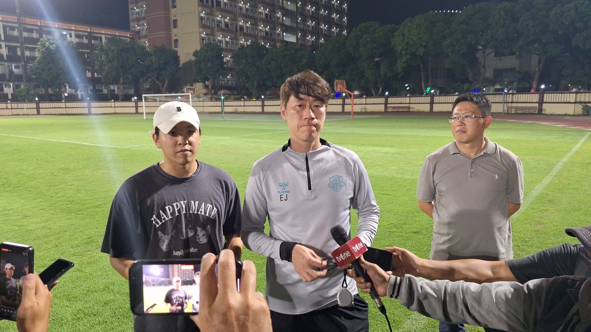 Profil Kim Eun-joong, Pelatih Suwon FC yang Tegaskan Pratama Arhan Bukan Alat Marketing