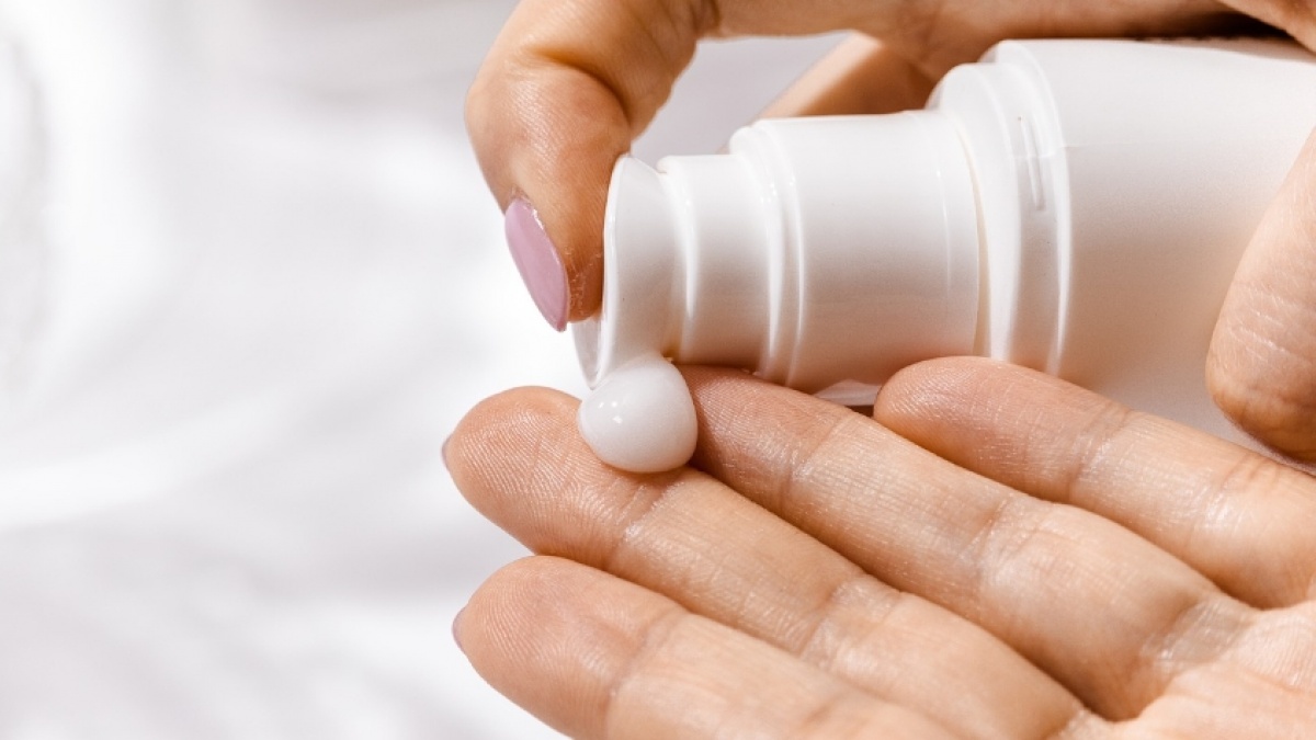 5 Sunscreen yang Cocok untuk Kulit Kering dan Kusam, Bikin Wajah Cerah Setiap Hari