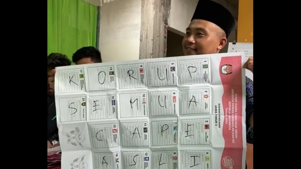 Heboh Surat Suara Dicoret 'Korup Semua Cape Asli'
