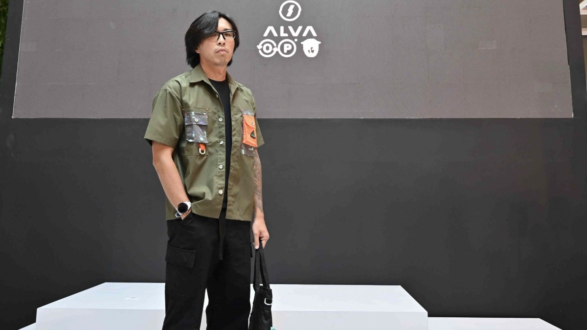 Motor Listrik Ketemu Eco Fashion: dr Tirta Jadi Model di IIMS 2024