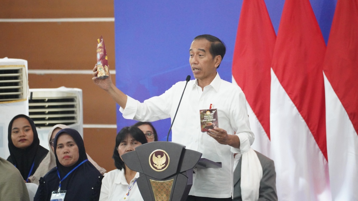Nasabah Mekaar Ini Dipuji Jokowi Karena Disiplin Bayar Angsuran