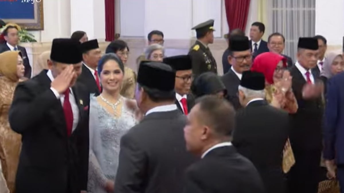 Detik-detik AHY dan Prabowo Saling Hormat Usai Dilantik Jadi Menteri ATR/BPN