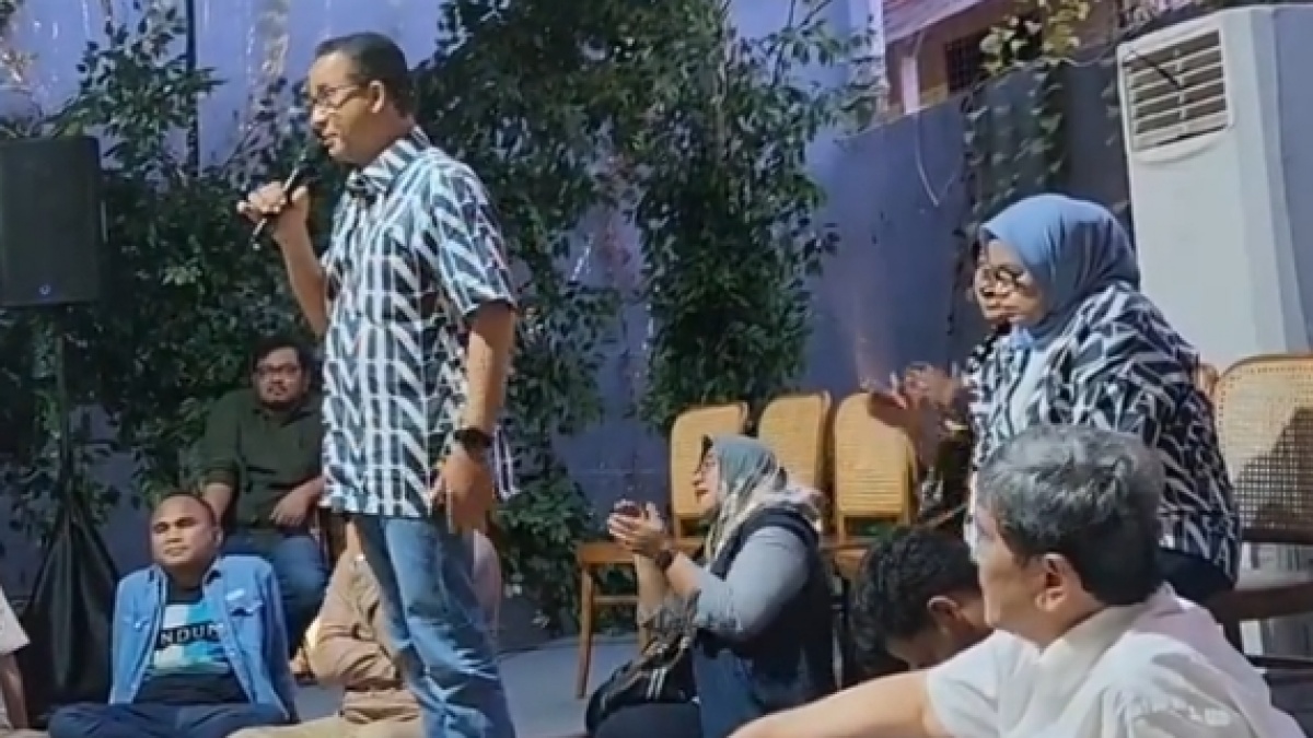 Anies Senyum Semringah Saat Bilang Ia Bahagia, Raut Wajah Fery Farhati Terlihat Muram