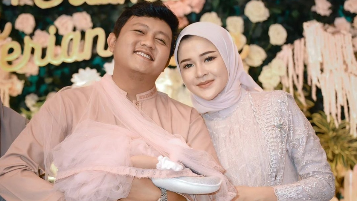 Denny Caknan Cosplay Superman Demi Senyuman Baby Cunda, Malah Ditegur: Minimal..