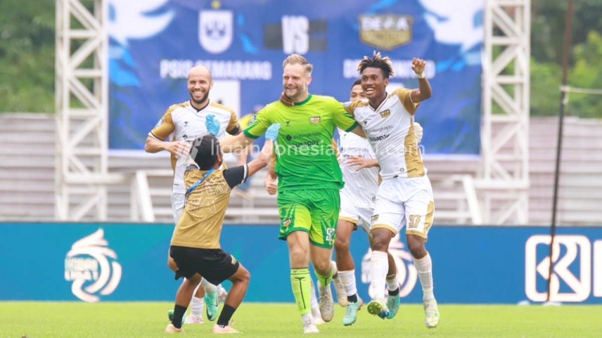 Persib Ditekuk Dewa United, Bojan Hodak Soroti Skill Apik Sonny Stevens