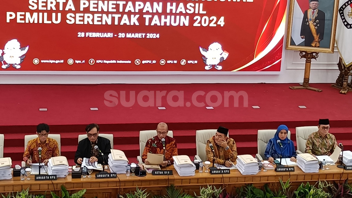 Hari Kedua Sidang Pleno, KPU Rekapitulasi Suara dengan Dua Panel