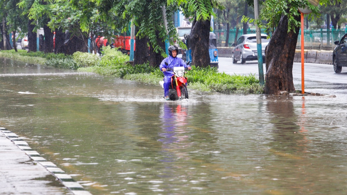 Rute Mudik Digenang Banjir, Terobos Pakai Motor atau Jangan?
