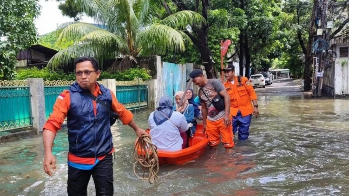 Puluhan RT Sempat Kebanjiran saat Jakarta Dilanda Hujan Deras, Heru Budi Santai: Kan Cepat Surut