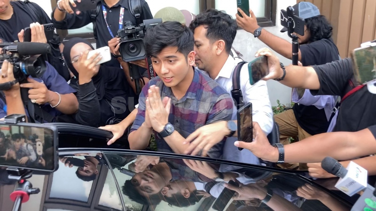 Ria Ricis Tak Hadir Sidang Cerai, Teuku Ryan Tinggalkan Pengadilan dengan Wajah Murung