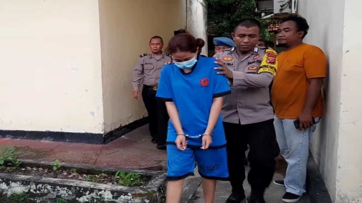 Tampang Devara Putri dengan Tangan Diborgol, Caleg DPR Dalang Pembunuhan Keji