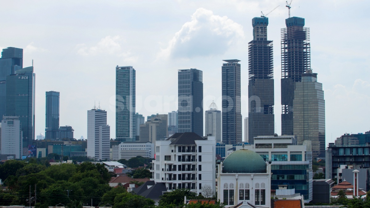 Saat Stabilitas Tak Cukup: Alarm Dini Ekonomi Indonesia 2025