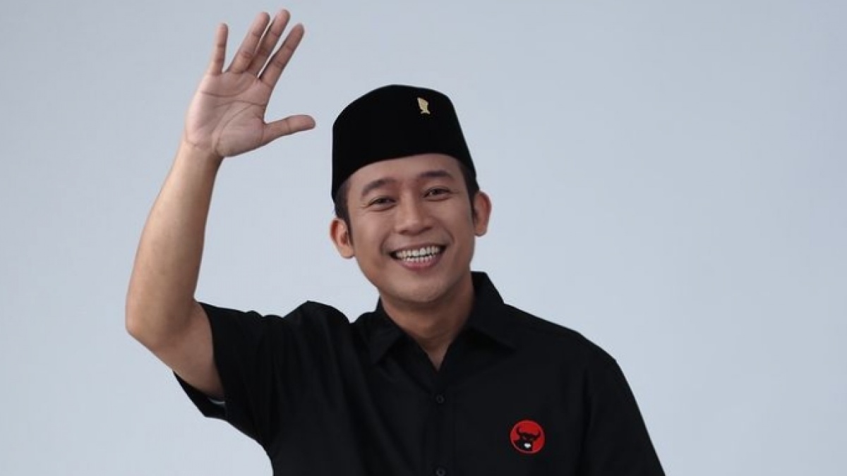 Lolos ke Senayan, Denny Cagur Janji Bantu Komeng Wujudkan Hari Komedi Nasional