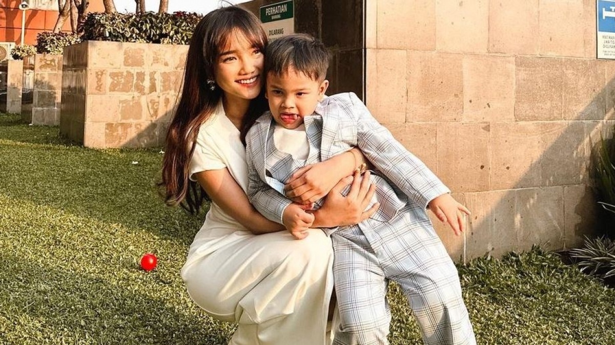 Fuji Nangis Cerita Gala Tantrum Minta Diantar Sekolah Vanessa Angel: Aku Gak Bisa