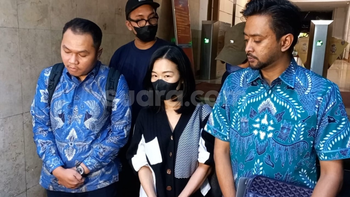 Buntut Selingkuh dengan Tisya Erni, Aden Wong Juga Dilaporkan di Singapura