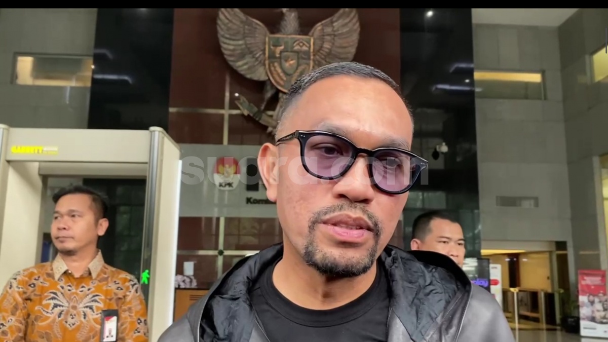 Panas Dengar Seruan Bubarkan DPR, Ahmad Sahroni Meledak: Itu Orang Tolol Sedunia!
