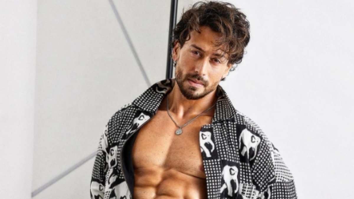 Aktor Bollywood Tiger Shroff Ditembak di Jalanan Mumbai