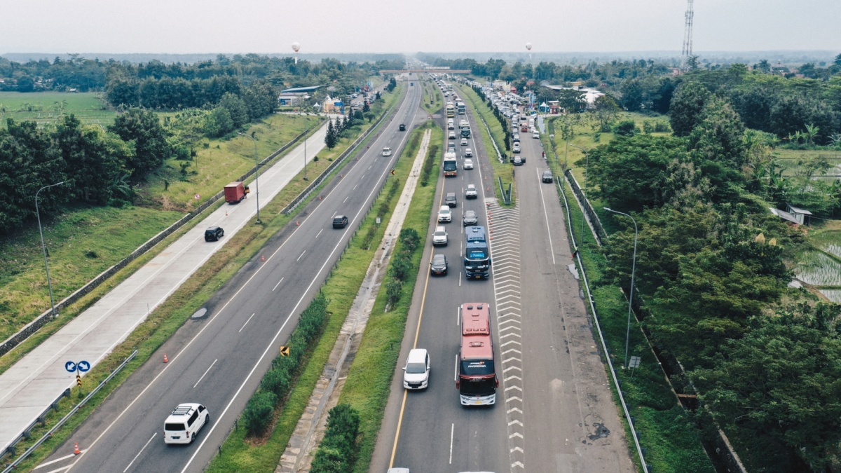 Tak Cuma Atasi Macet Nataru, Ruas Tol Baru Juga Lancarkan Distribusi Logistik