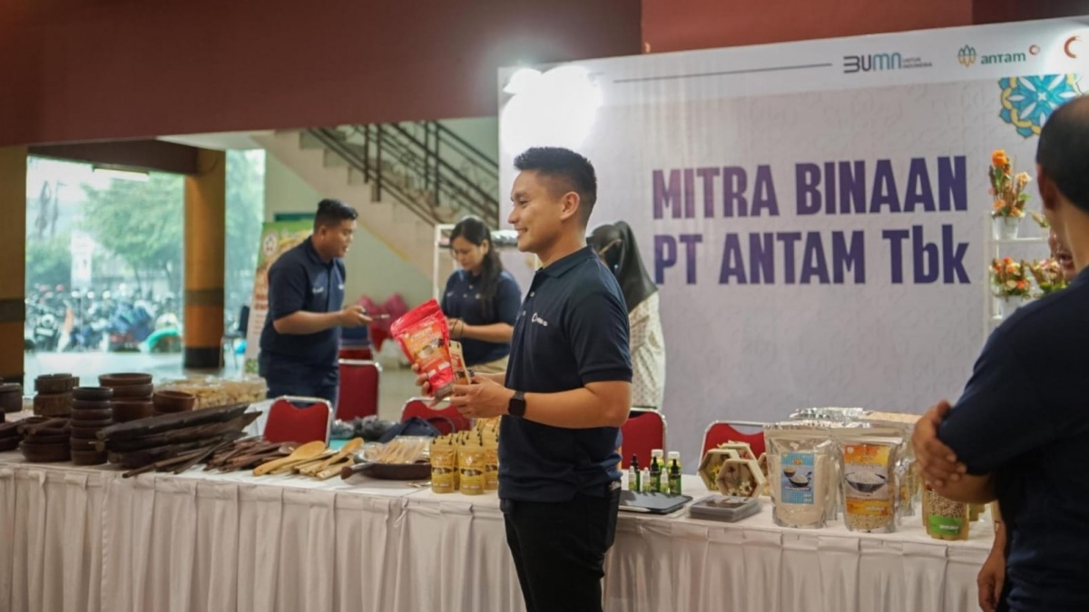 Program Safari Ramadan 2024, 1000 Paket Sembako Murah Dibagikan di Pontianak