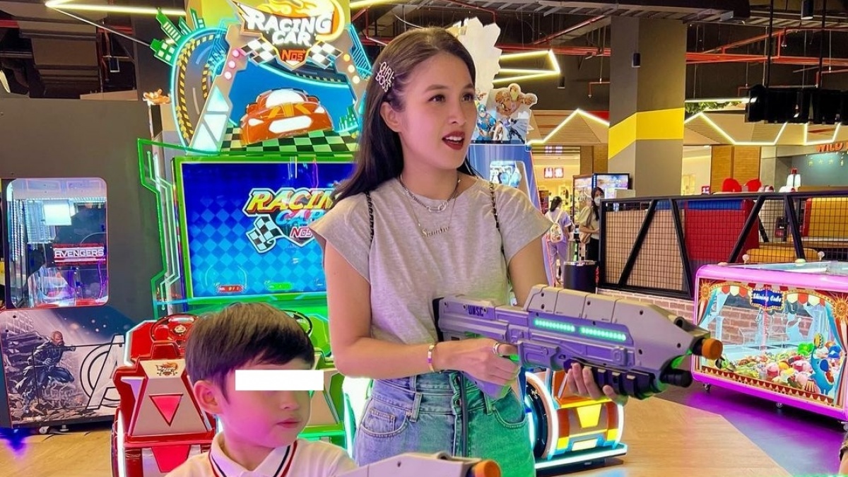 5 Koleksi Sepatu Jutaan Rupiah Milik Anak Sandra Dewi, Alas Kaki Rafathar Bak Cuma Remahan