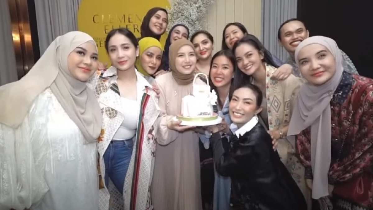 Jadi yang Termuda di Geng Cendol, Aurel Hermansyah Tenteng Tas Paling Mahal?