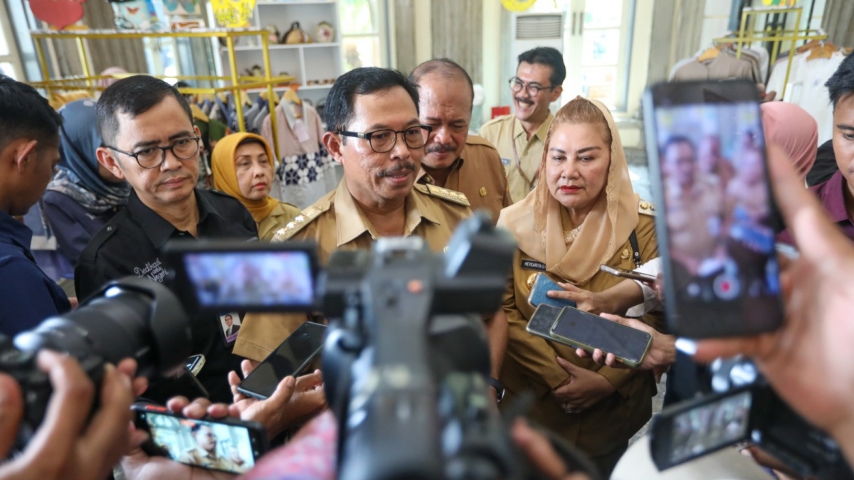 Nana Sudjana Pastikan Persediaan Pangan dan Energi Aman Selama Lebaran