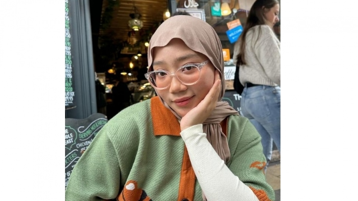 Sebelum Zara Ridwan Kamil, 5 Artis Ini Putuskan Lepas Jilbab, Ada yang Pindah Agama!
