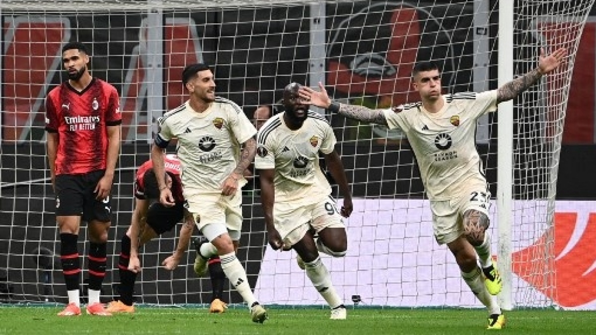 Hasil Liga Europa: AC Milan Dipermalukan AS Roma di San Siro