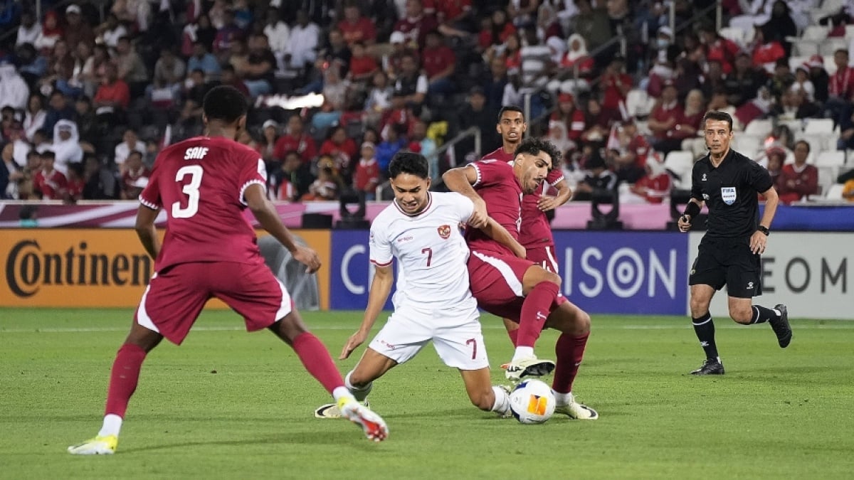 Bek Senior Timnas Indonesia Turun Tangan Bela Junior, Kecam Wasit yang 'Bantu' Qatar U-23