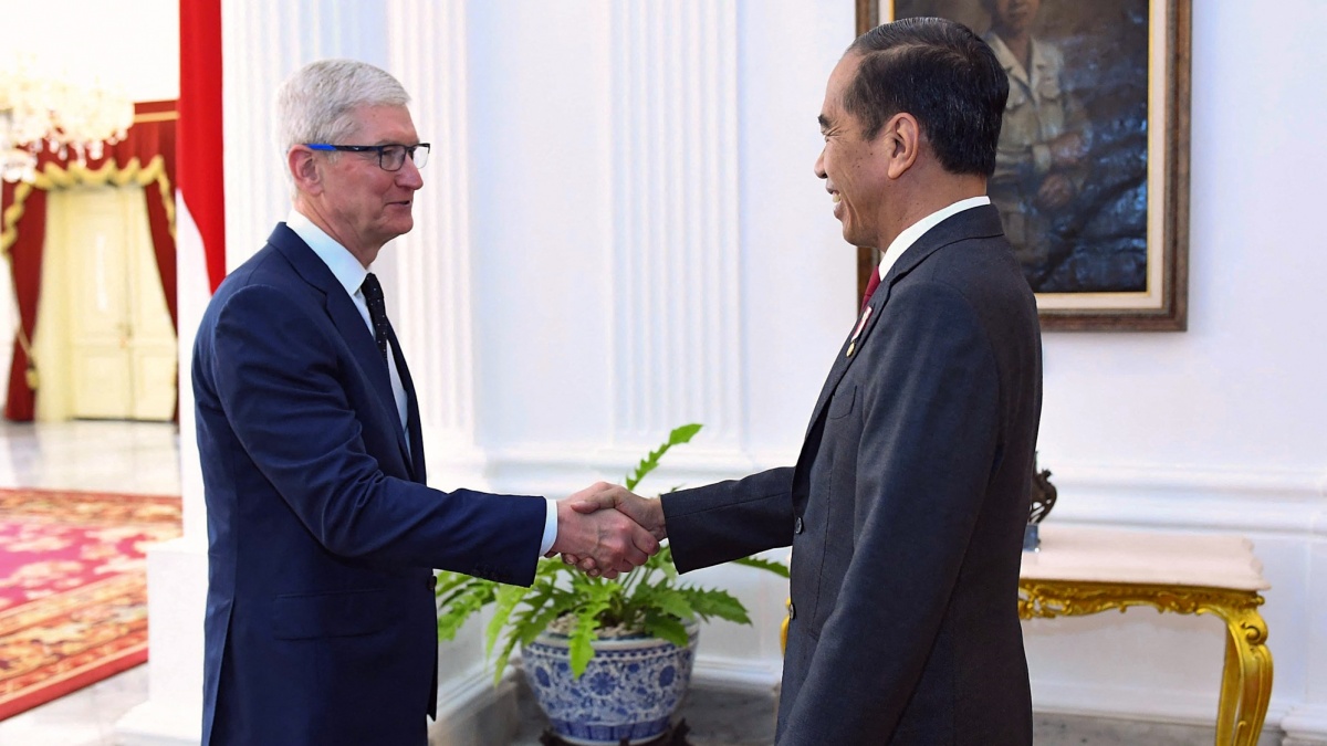 Sedan Mewah yang Ditumpangi Tim Cook Bertemu Jokowi Pajaknya Mati!