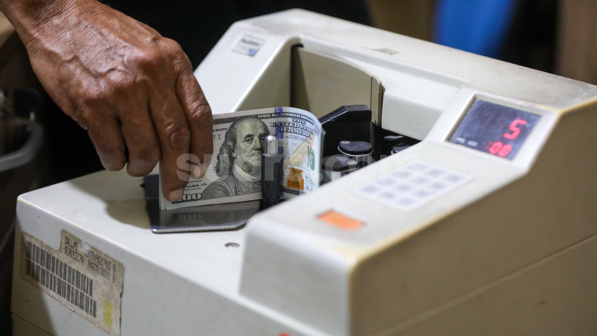 Aksi Keliru Bank Himbara Ini Disebut Picu Rupiah Semakin Loyo