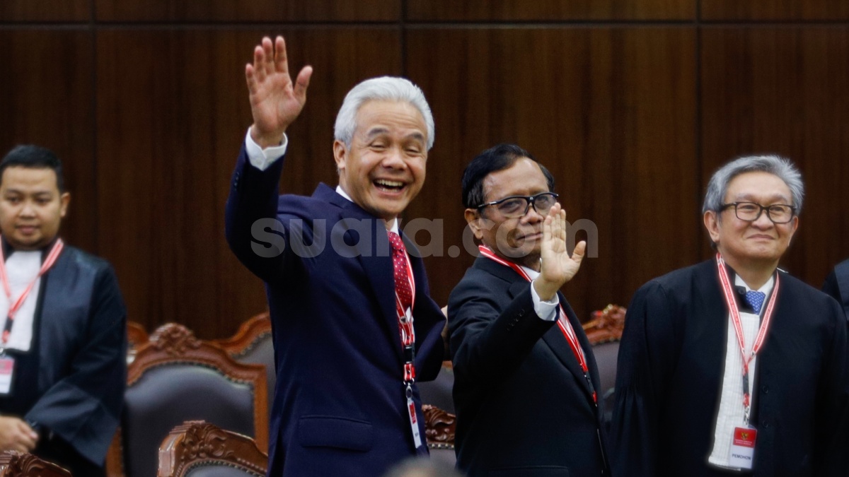 Ganjar Sibuk Mencatat, Mahfud Berulangkali Tertunduk di Sidang Putusan Sengketa Pilpres 2024