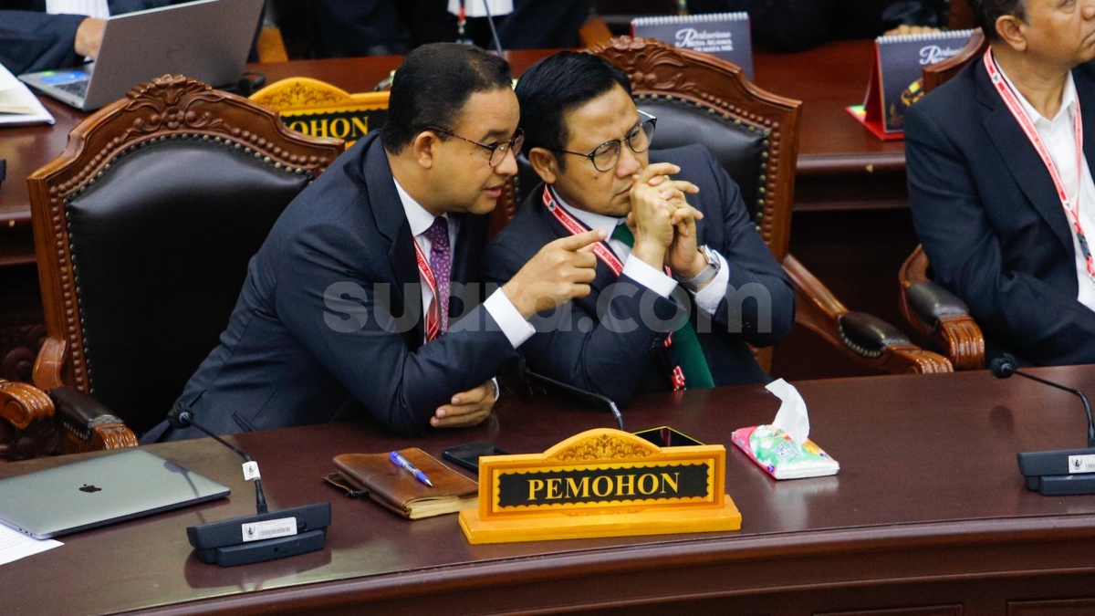 Tegang vs Sibuk Ngaca, Beda Sikap Anies Baswedan dan Cak Imin di Sidang MK Jadi Gunjingan
