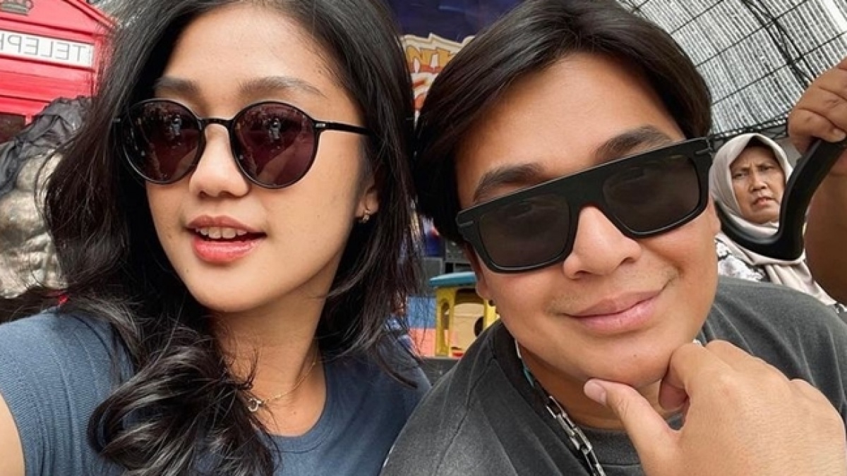 10 Potret Kedekatan Chandrika Chika dan Billy Syahputra, Sempat Dikira Pacaran