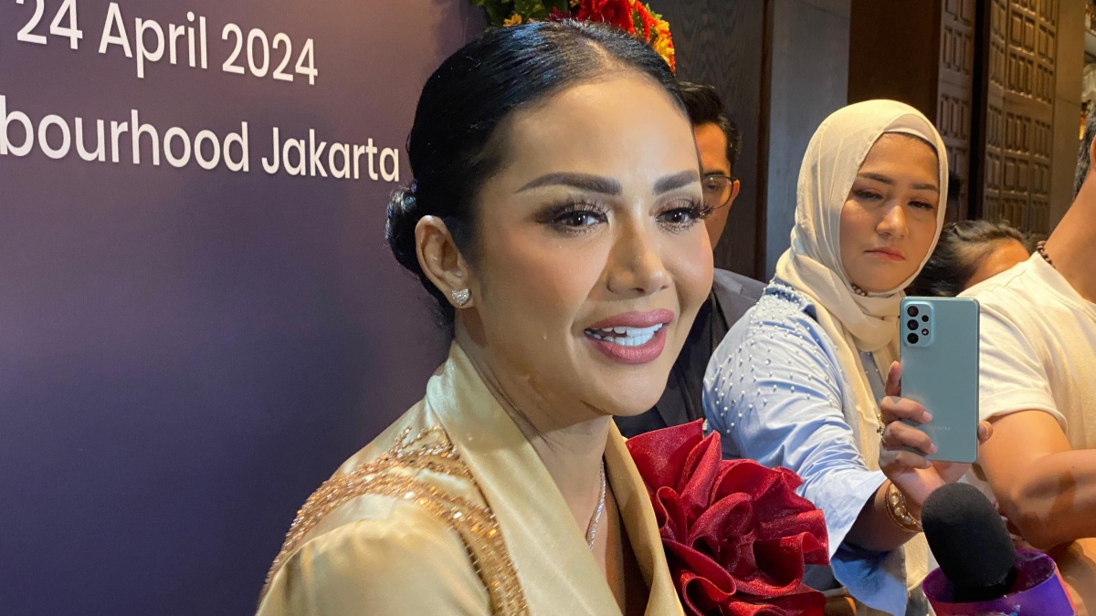 Anggota DPR RI sekaligus Diva, Segini Mahalnya Harga Tas Kondangan Kris Dayanti