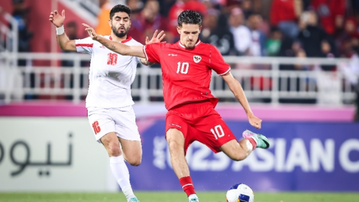AFC Sebut Justin Hubner Absen Lawan Irak karena Akumulasi Kartu, Padahal Regulasinya Tidak Begitu
