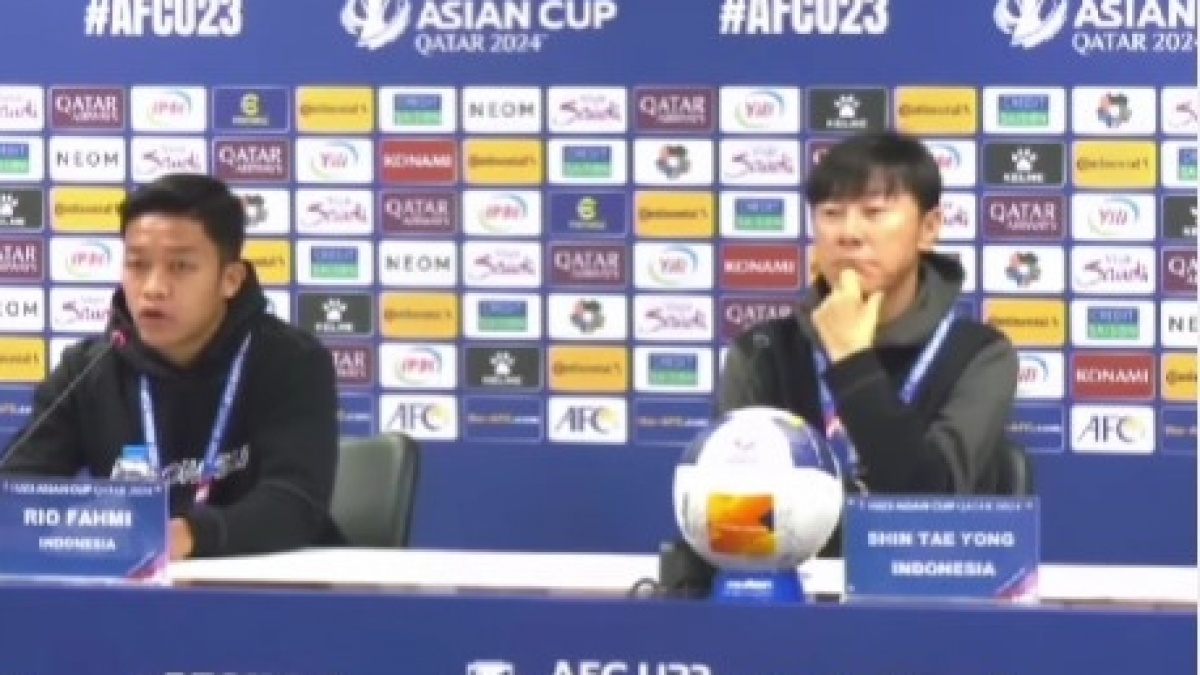 Dampingi Shin Tae-yong Jumpa Pers, Public Speaking Rio Fahmi Tuai Pujian: Ngapak Pride!