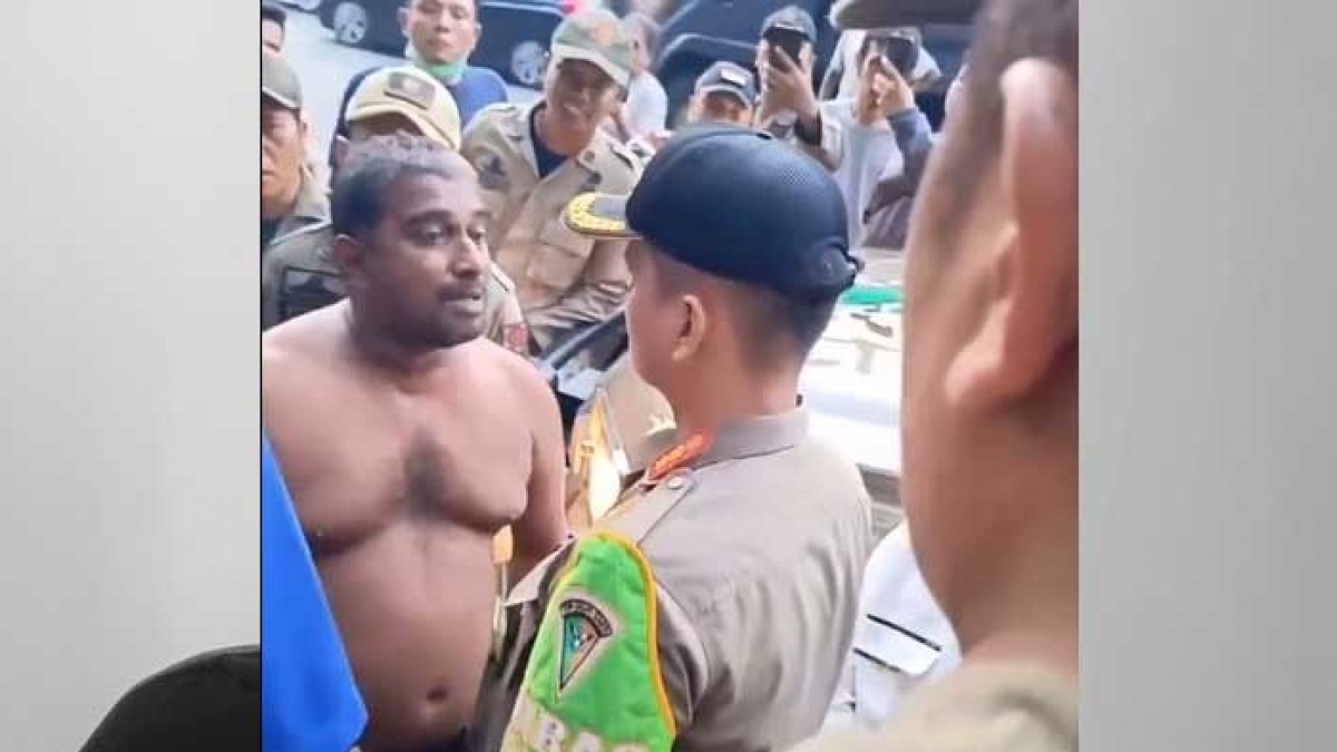 Viral Pria di Medan Hadang Satpol PP: Bilang Sama Bobby, Aku Jijik Sama Dia