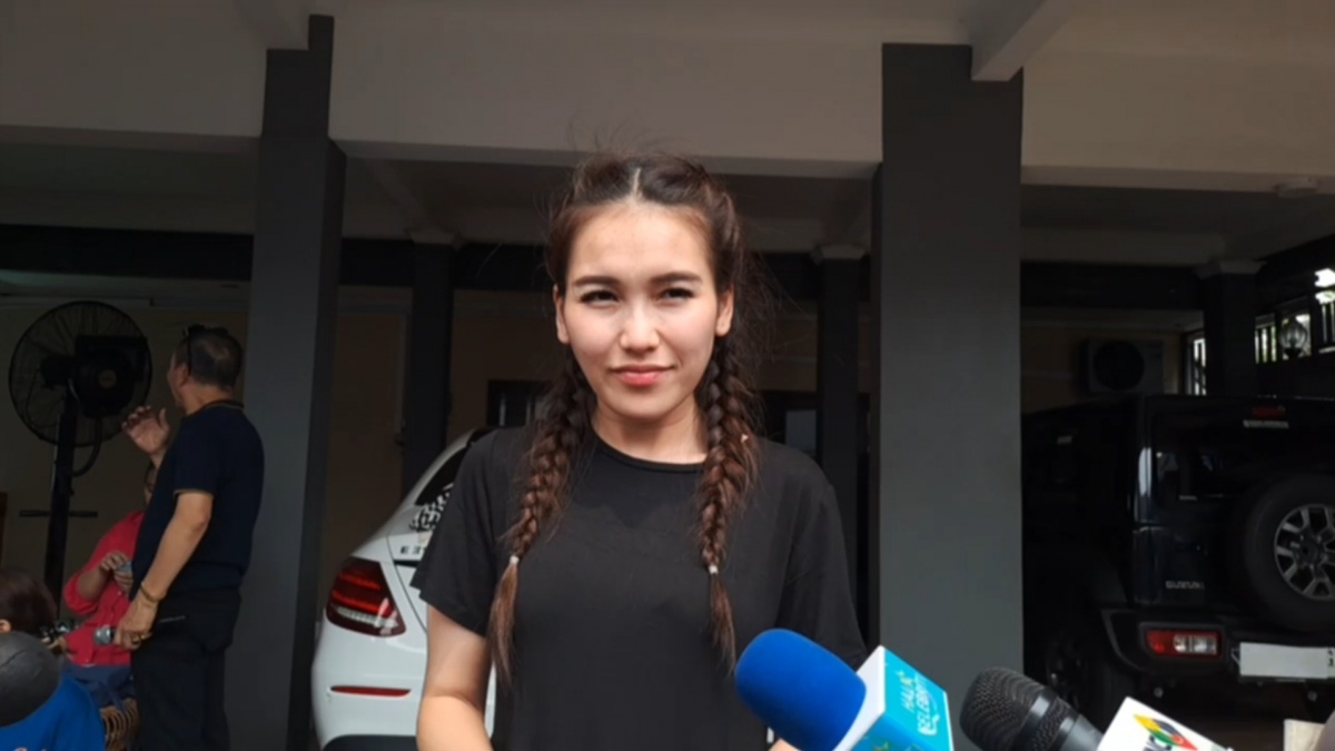 Senyum-senyum, Ayu Ting Ting Mohon Doa Jelang Menikah dengan Muhammad  Fardhana